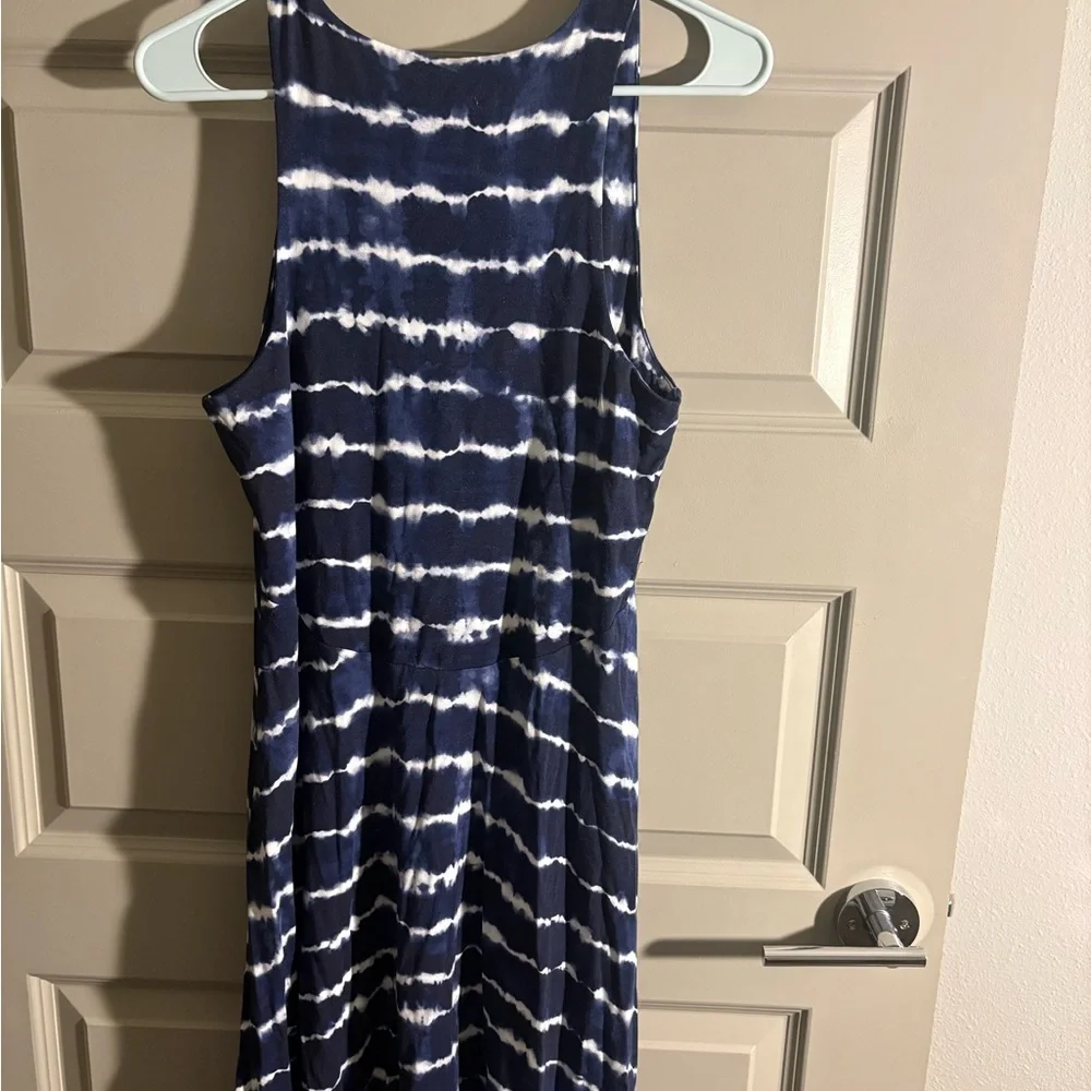 Athleta Navy and White Tie-Dye Tank Top - Picture 6 of 7